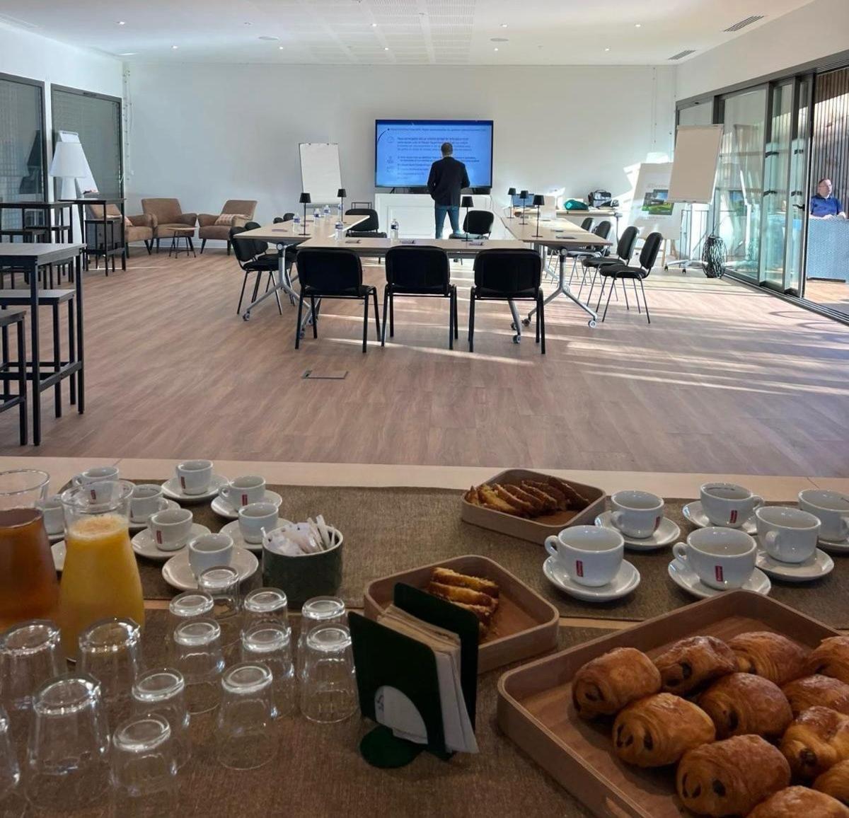Hotel & Seminaire Le Patio Occitan - Toulouse Ouest - La Ramee Cugnaux Kültér fotó