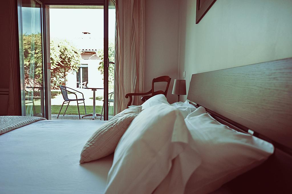 Hotel & Seminaire Le Patio Occitan - Toulouse Ouest - La Ramee Cugnaux Kültér fotó